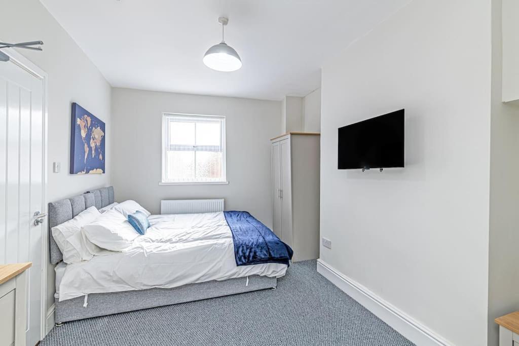 Luxury 5 Bedroom Holiday Home Within Prescot Exterior foto